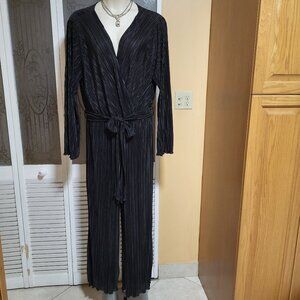 IMPRESSIONS Women's Black  V-Neck Long Sleeve Jumpsuit